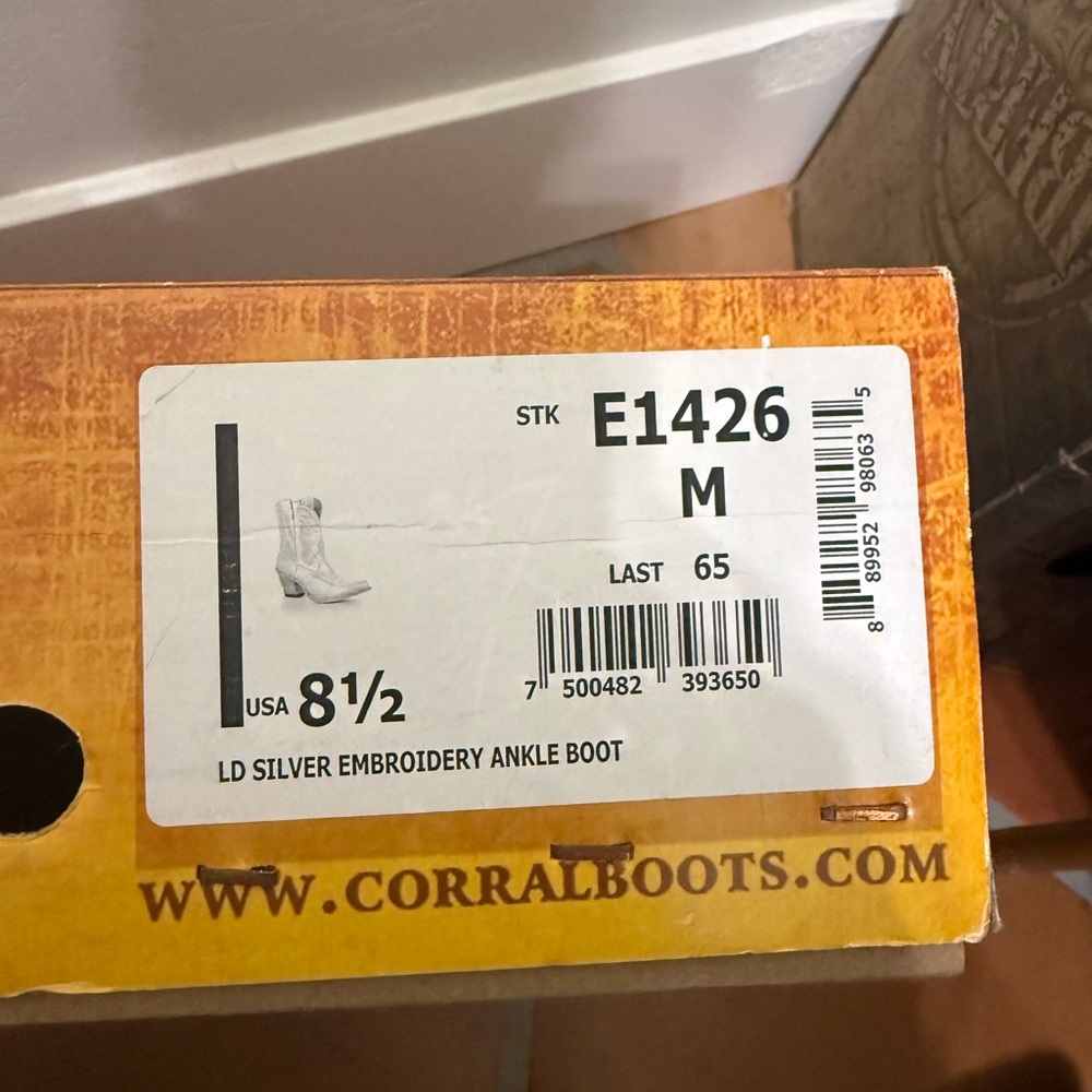 Corral Silver Embroidered Heeled Boots - image 4